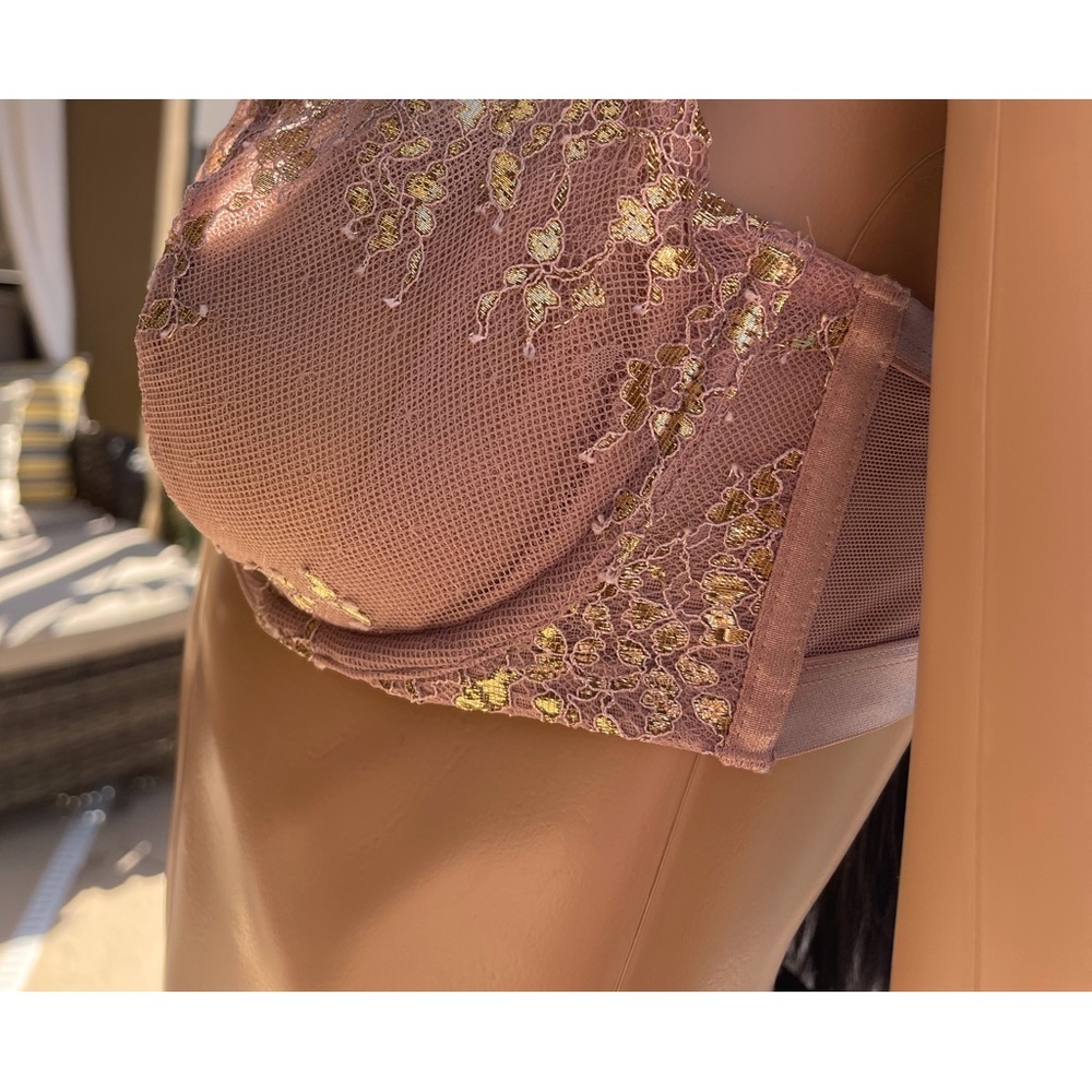 36C Victoria secrets lace bra